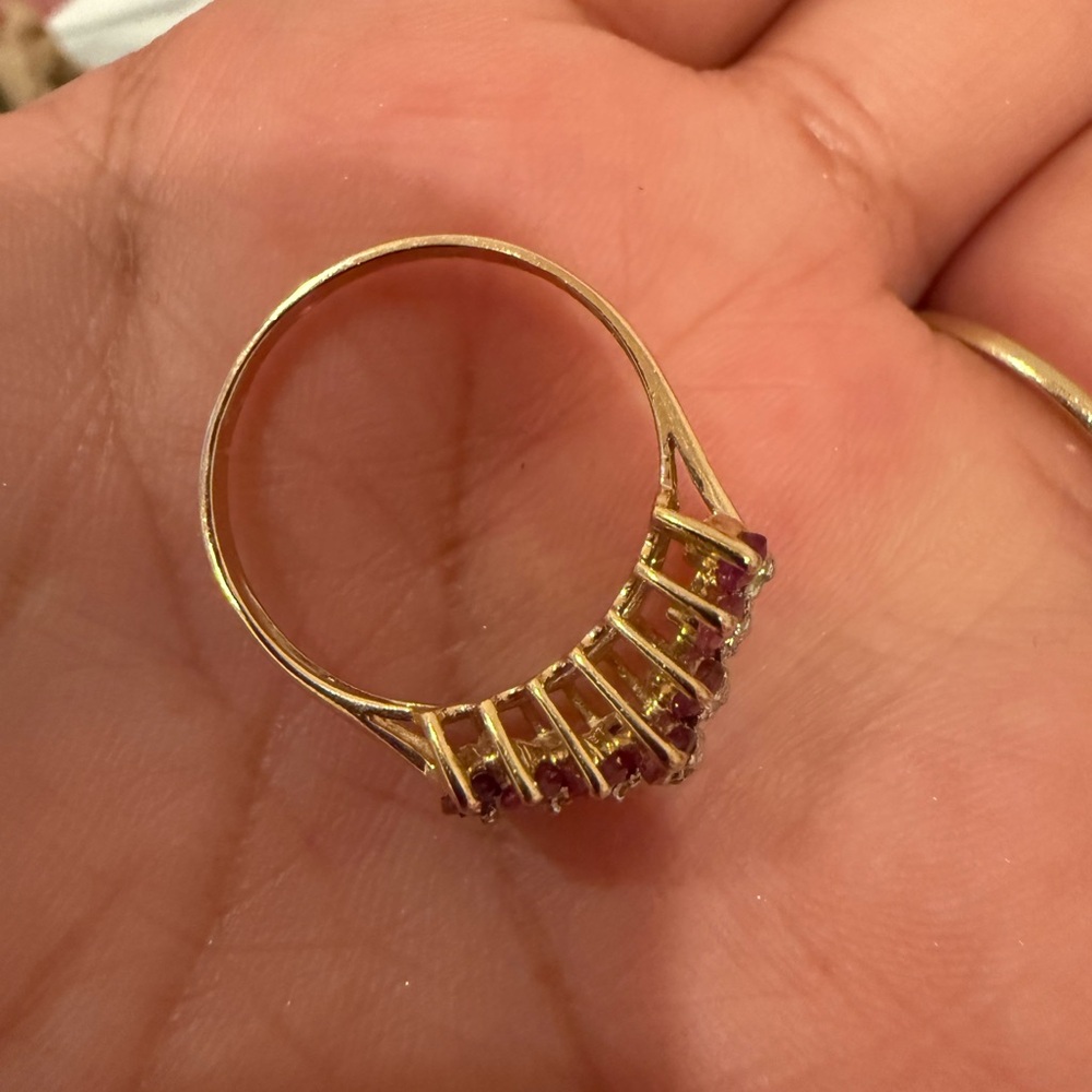 10k solid gold ring with natural rubies and diamonds - Picture 2 of 6
